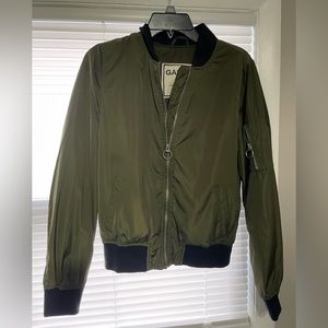 Olive bomber